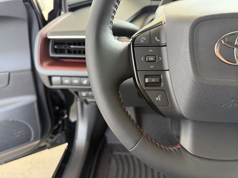 Certified 2025 Toyota Prius Plug-In Hybrid image 9