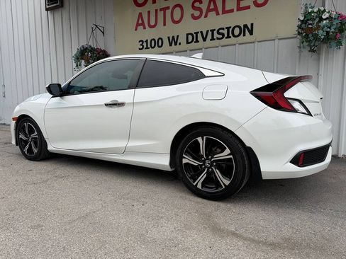 Used 2016 Honda Civic Touring image 3