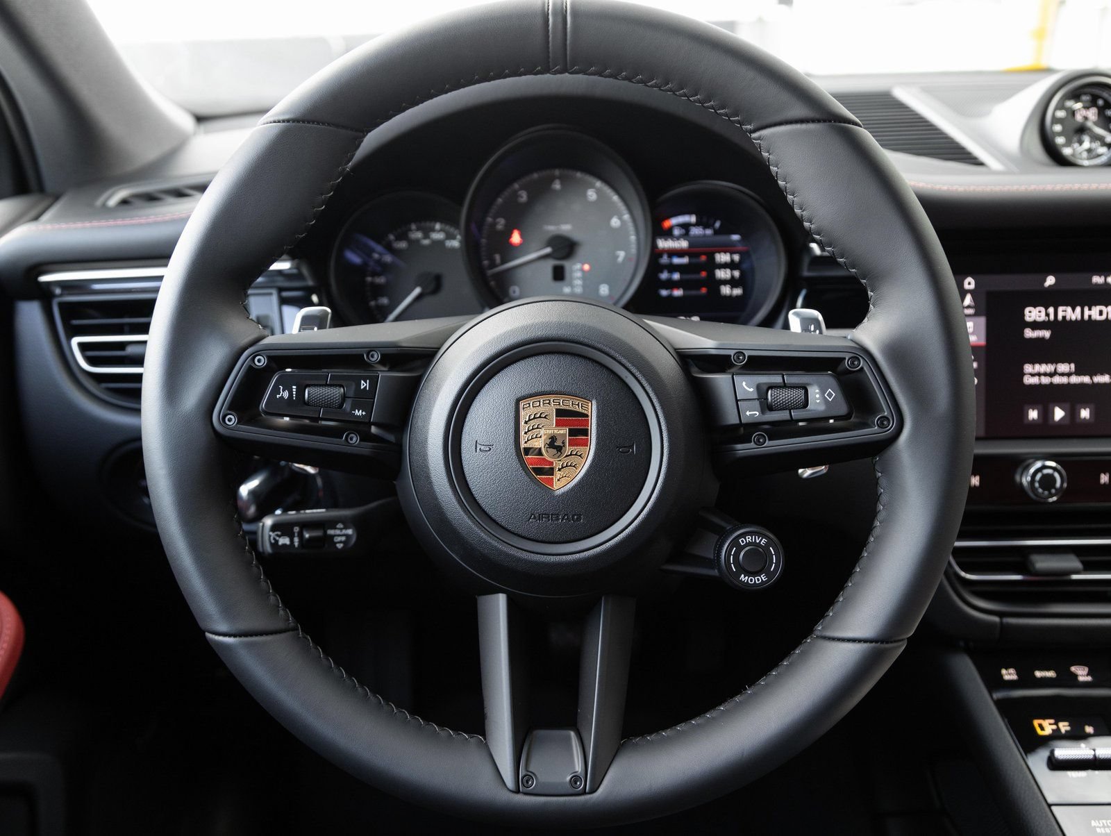 Certified 2026 Porsche Macan S AWD/4WD image 13