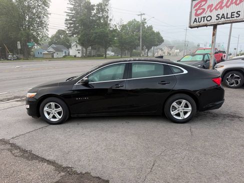 Used 2023 Chevrolet Malibu LS FWD image 2