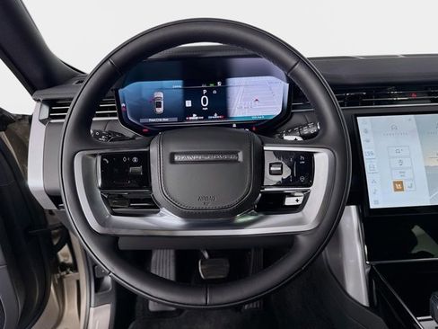 New 2026 Land Rover Range Rover Long Wheelbase SE image 12