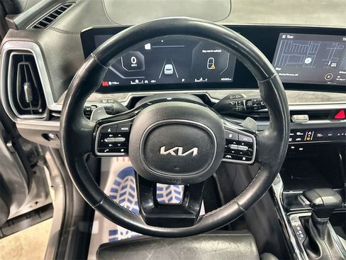 Used 2024 Kia Sorento SX Prestige image 17