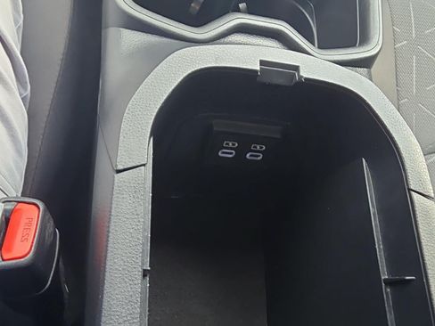 Used 2023 Toyota RAV4 XLE AWD/4WD image 31