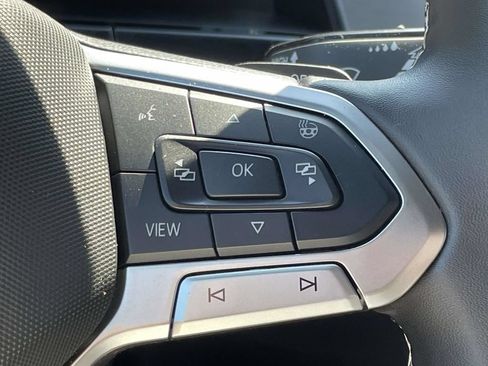Used 2025 Volkswagen Atlas Cross Sport SE FWD image 30