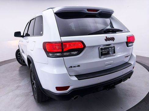 Used 2018 Jeep Grand Cherokee Trailhawk AWD/4WD image 4
