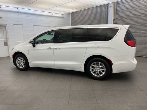 New 2026 Chrysler Voyager LX image 5