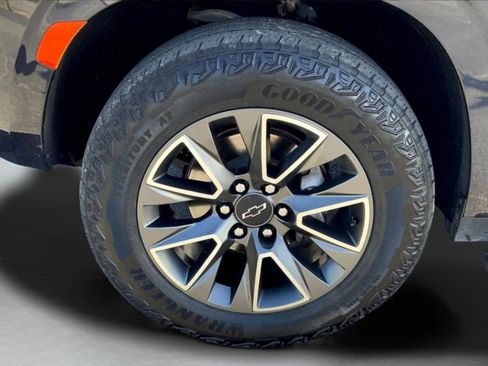 Used 2023 Chevrolet Tahoe Z71 w/ Luxury Package image 12
