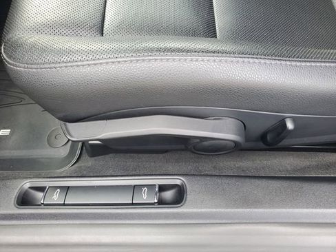 Used 2019 Porsche 718 Boxster image 16