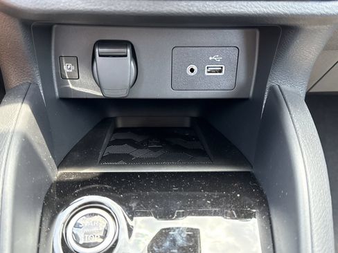 Used 2025 Nissan Versa SV w/ Trunk Package FWD image 24