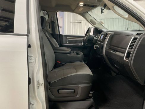 Used 2024 RAM 1500 Classic SLT image 28