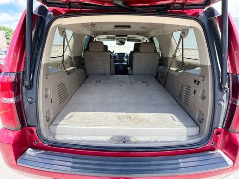 Used 2015 Chevrolet Suburban LT RWD image 32
