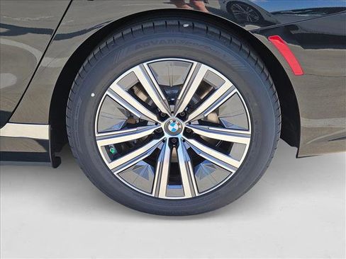 Used 2026 BMW i7 eDrive50 image 10