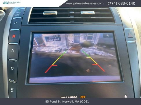 Used 2013 Lincoln MKZ AWD image 19