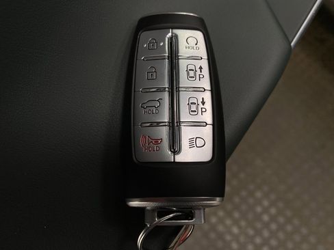 Used 2023 Genesis GV70 2.5T w/ Advanced Package image 37