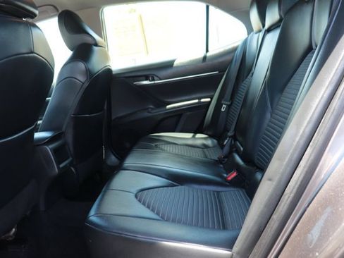 Used 2021 Toyota Camry SE FWD image 13