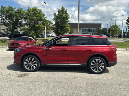 Certified 2022 Lincoln Corsair Reserve w/ Elements Package FWD image 10