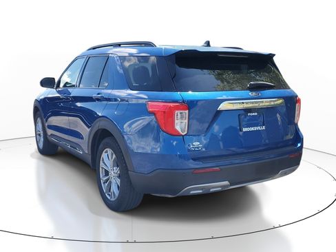 Used 2023 Ford Explorer XLT w/ Equipment Group 202A RWD image 4