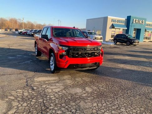 Used 2022 Chevrolet Silverado 1500 Custom image 4
