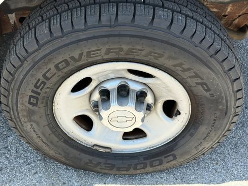 Used 2013 Chevrolet Express 2500 RWD image 10
