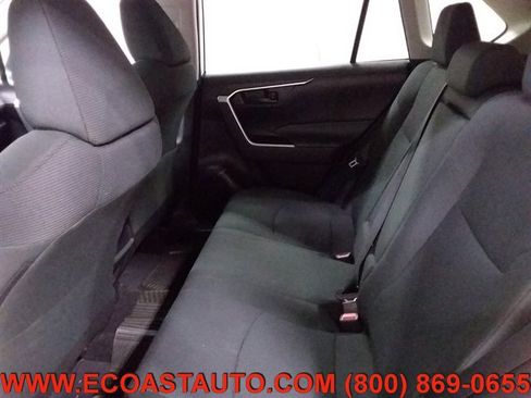 Used 2020 Toyota RAV4 LE image 10