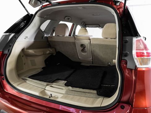 Used 2015 Nissan Rogue SV image 51