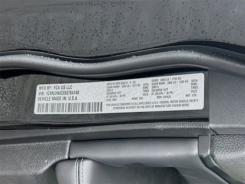 New 2025 Jeep Grand Cherokee Altitude image 19