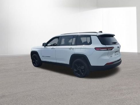 Used 2023 Jeep Grand Cherokee L Laredo image 7