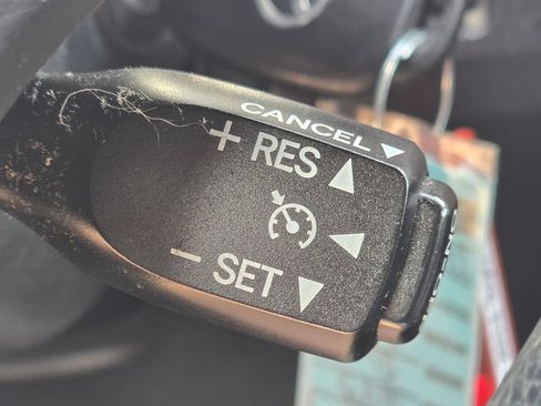 Used 2013 Toyota RAV4 XLE AWD/4WD image 31
