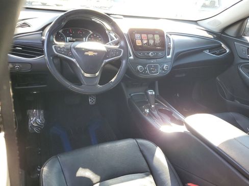 Used 2017 Chevrolet Malibu LT w/ Leather Package FWD image 10