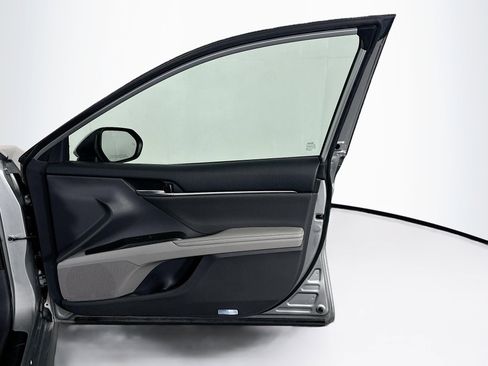 Used 2023 Toyota Camry XLE w/ Navigation Package image 32