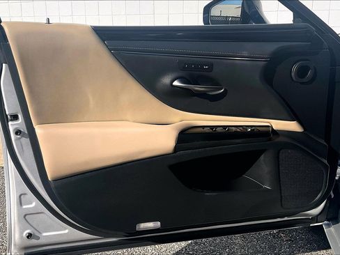 Used 2019 Lexus ES 350 image 28