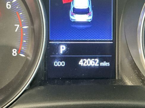 Certified 2020 Toyota C-HR LE FWD image 11