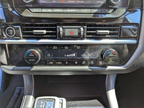 Used 2022 Nissan Pathfinder S AWD/4WD image 23