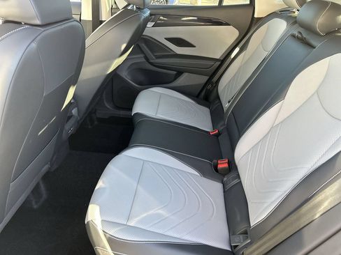 New 2026 Volkswagen Tiguan SE FWD image 13