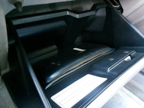 Used 2003 Nissan Maxima GXE FWD image 32