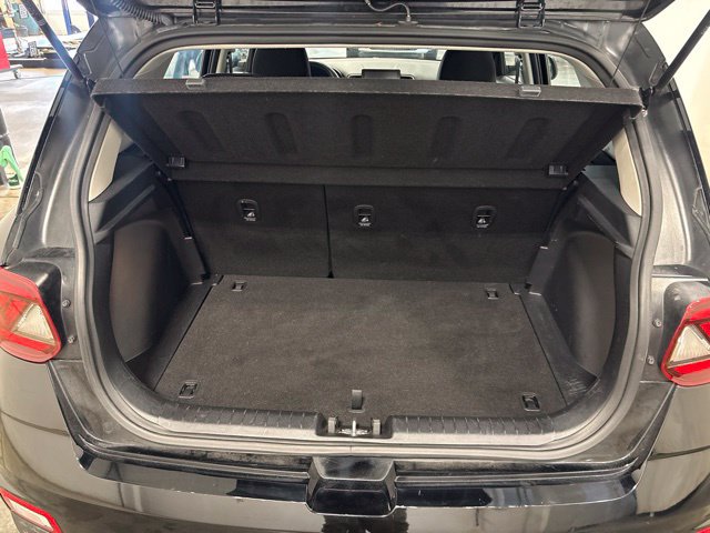 Used 2025 Hyundai Venue SEL FWD image 28