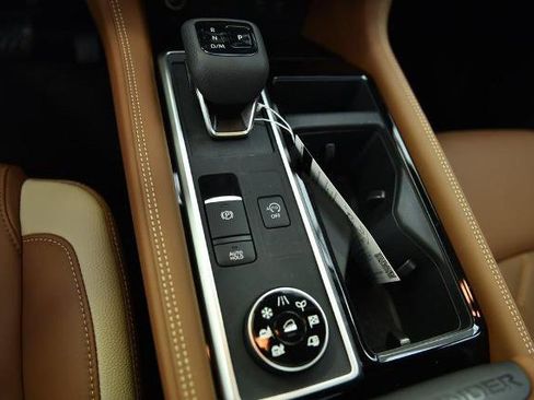 New 2026 Nissan Pathfinder Platinum image 15