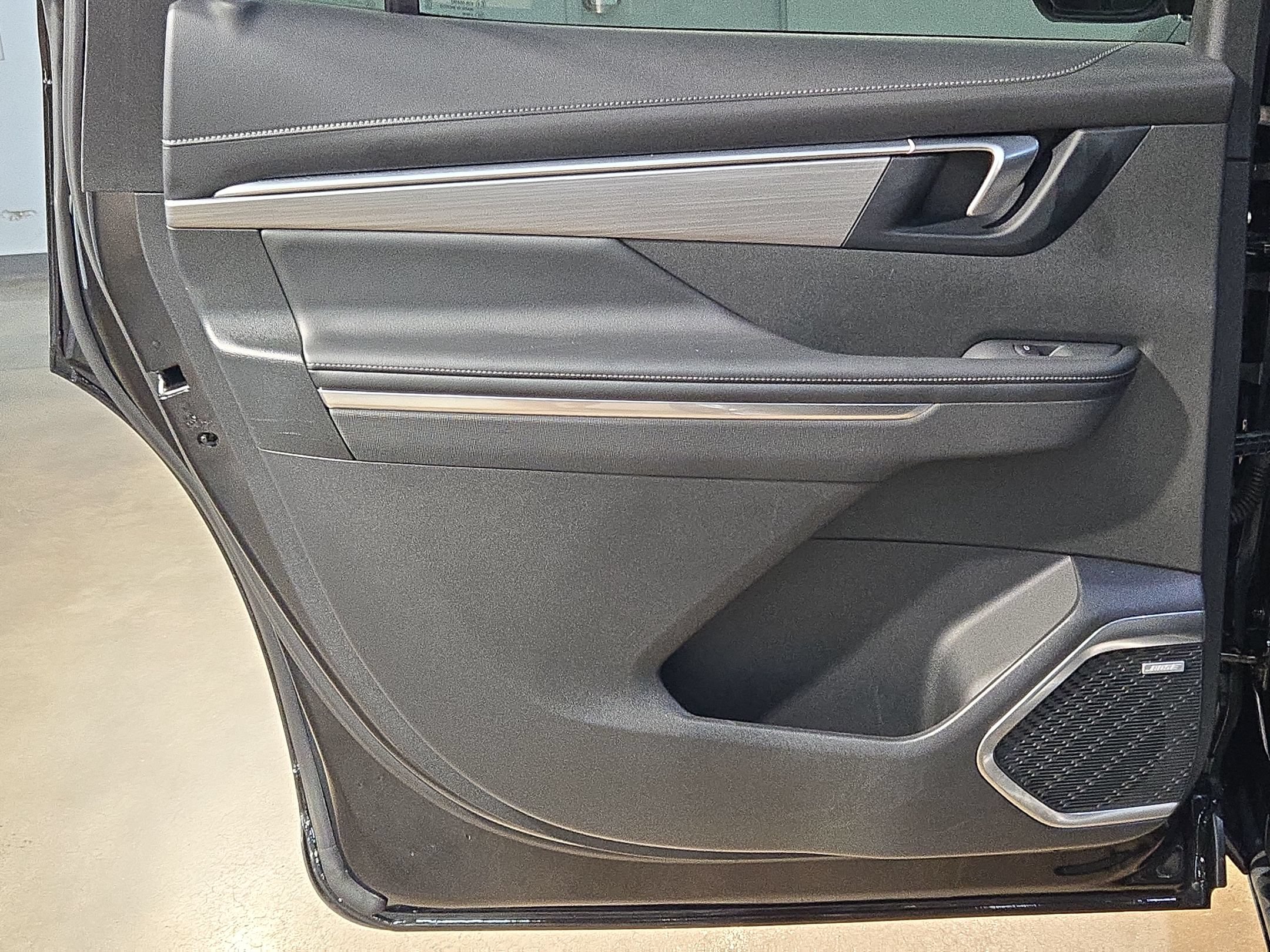 Used 2025 Buick Enclave Preferred FWD image 33