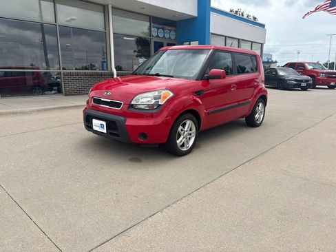 Used 2010 Kia Soul + w/ Audio Pkg FWD image 1