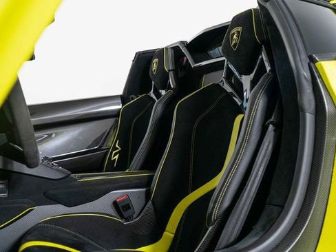 Used 2017 Lamborghini Aventador LP 750-4 Superveloce image 15