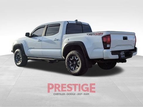 Used 2019 Toyota Tacoma TRD Off-Road image 9
