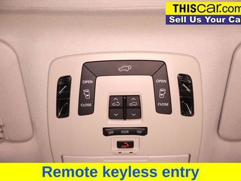 Used 2025 Toyota Sienna XLE image 16