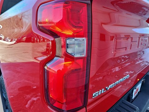 Used 2019 Chevrolet Silverado 1500 LT Trail Boss image 31