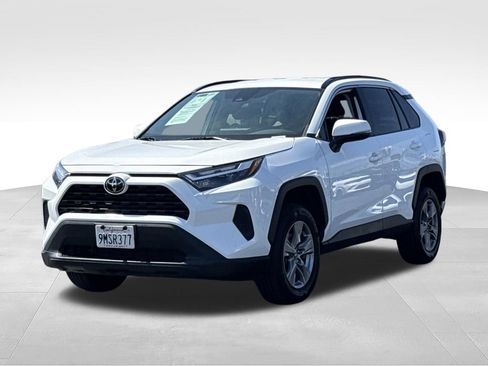 Used 2024 Toyota RAV4 XLE FWD image 5