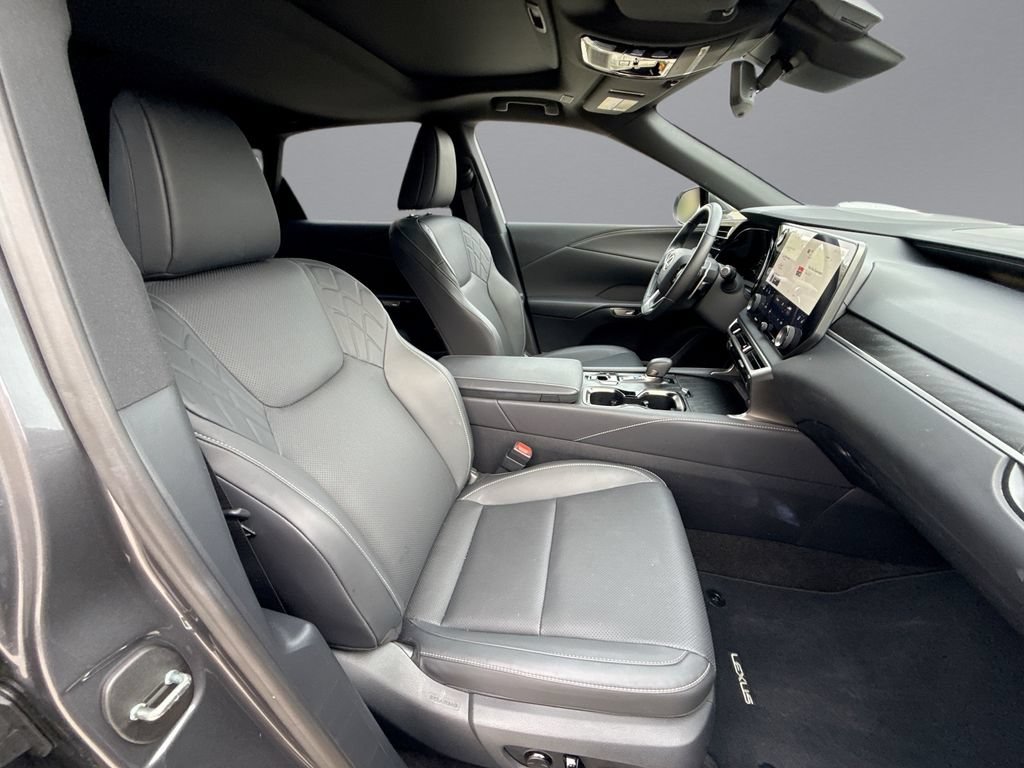 Used 2026 Lexus RX 350 Premium w/ Accessory Package (Z1) FWD image 16