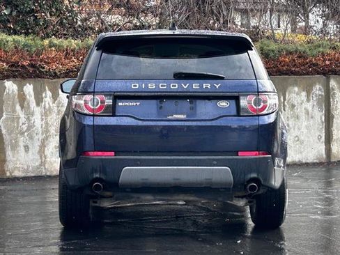 Used 2017 Land Rover Discovery Sport SE image 4