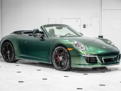 Used 2016 Porsche 911 Carrera GTS RWD image 3