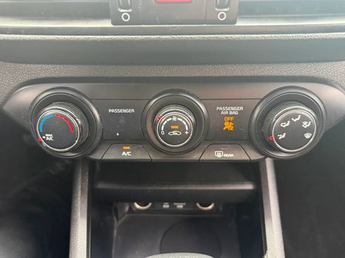 Used 2020 Kia Forte LXS FWD image 19