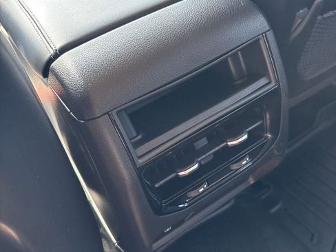 Used 2023 Jeep Grand Cherokee Limited image 29