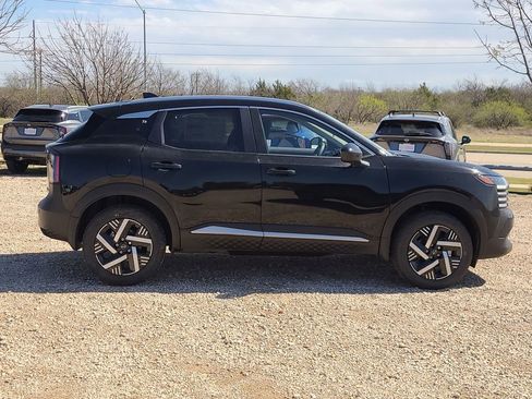 New 2026 Nissan Kicks SV image 4